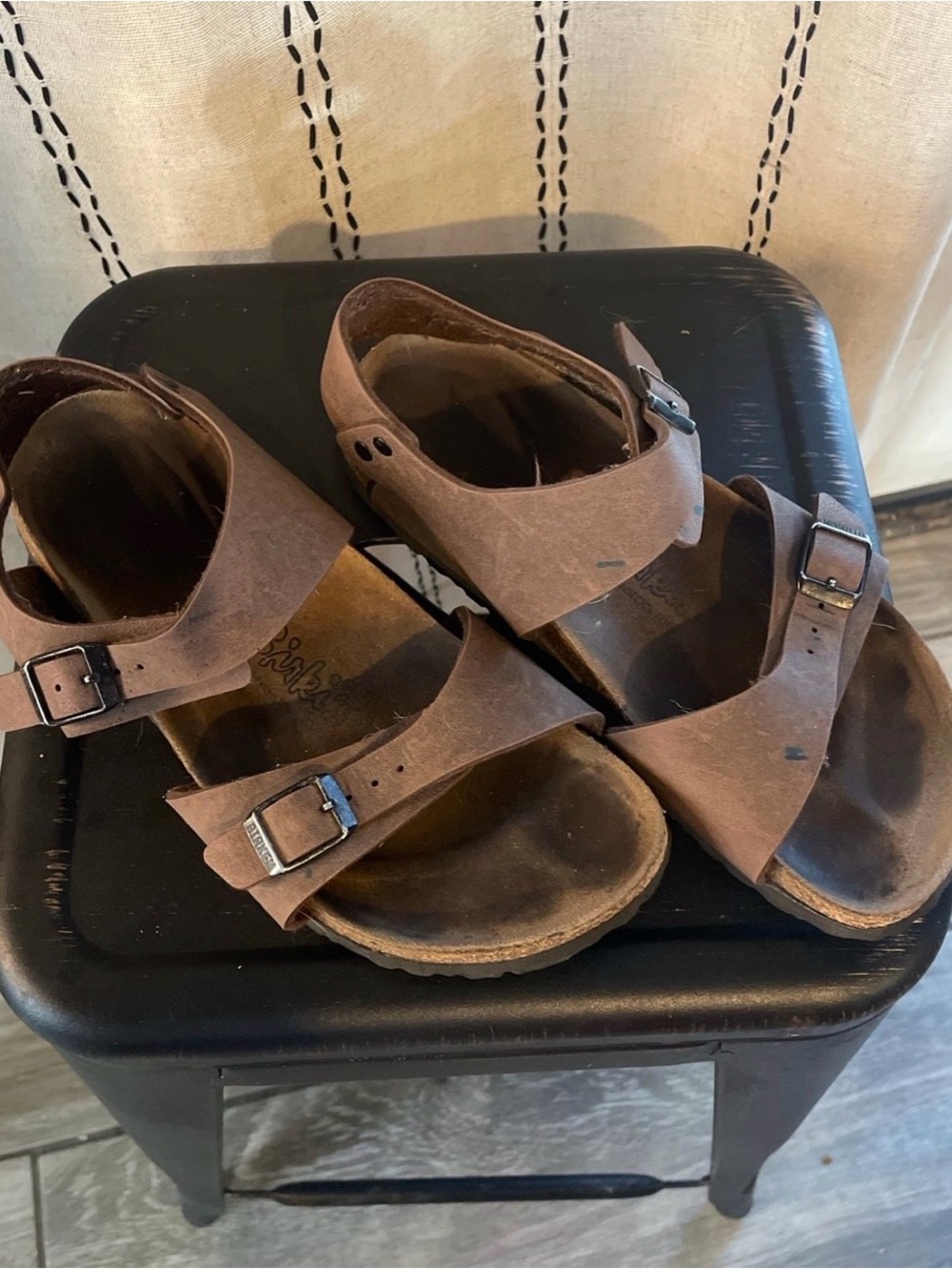 Women’s Brown Buckle Leather Comfort Sandals